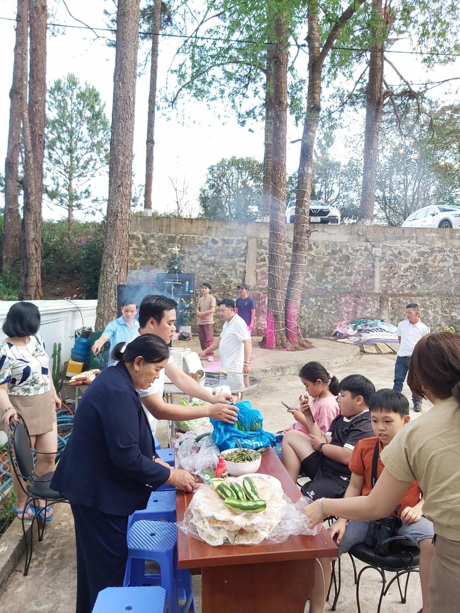 崑嵩市 Khach San Hung Viet酒店 外观 照片